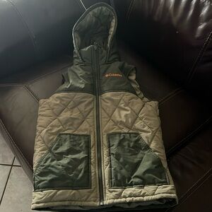 Columbia vest